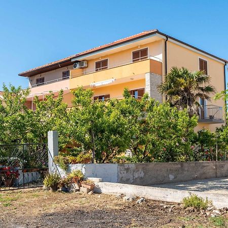 Apartments By The Sea Privlaka, Zadar - 666 Exterior foto